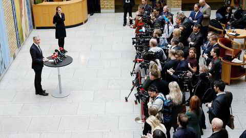 Jonas Gahr Støre kaller Listhaugs opptreden en forlengelse av Frps politiske linje med dobbeltkommunikasjon.