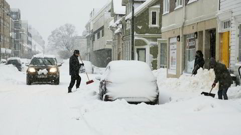 Pensjonistene i Norge utfører et enormt stort frivillig arbeid. Snømåking for andre er ett eksempel.