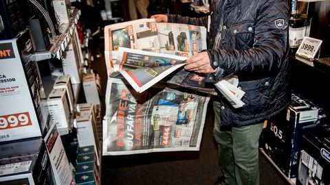 «Power prøver å utfordre markedslederen Elkjøp, som også oppfattes av forbrukere som kjeden med lavest pris», skriver innleggsforfatterne, som advarer mot å lære opp forbrukere til kun å være opptatt av pris.