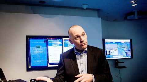 Leder for Telenor Mobil i Norge, Bjørn Ivar Moen lanserer meldingstjenesten SMS+, som gir iMessage-funksjonalitet også til andre telefoner.