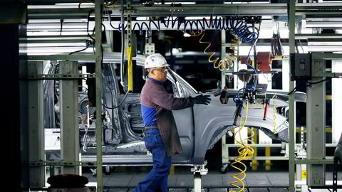 Toyota har investert nesten 22 milliarder dollar i USA i ti fabrikker, har 1500 forhandlere og sysselsetter nesten 140.000 amerikanere.