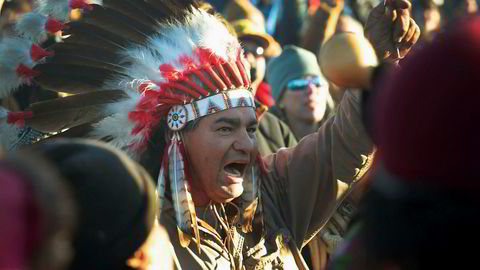 Demonstranter jubler etter at det omstridte oljerørprosjektet ved indianerreservatet Standing Rock foreløpig er stanset.