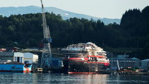 Kleven Verft i Ulsteinvik bygger Hurtigruteskipet Roald Amundsen og tre andre. Når det er levert har verftet ingen flere kontrakter i ordreboken.