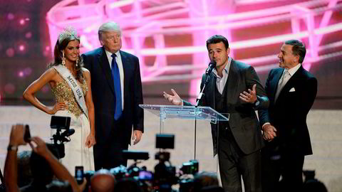 Donald Trump og Aras Agalarov, her sammen med sønnen Emin Agalarov og Miss Connecticut USA Erin Brady, i Las Vegas i juni 2013. Noen måneder før Miss Universe i Moskva høsten 2013.