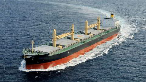 Jinhui Shipping har i 2015 og 2016 tapt til sammen 4,8 milliarder kroner. På bildet er ett av rederiets skip.