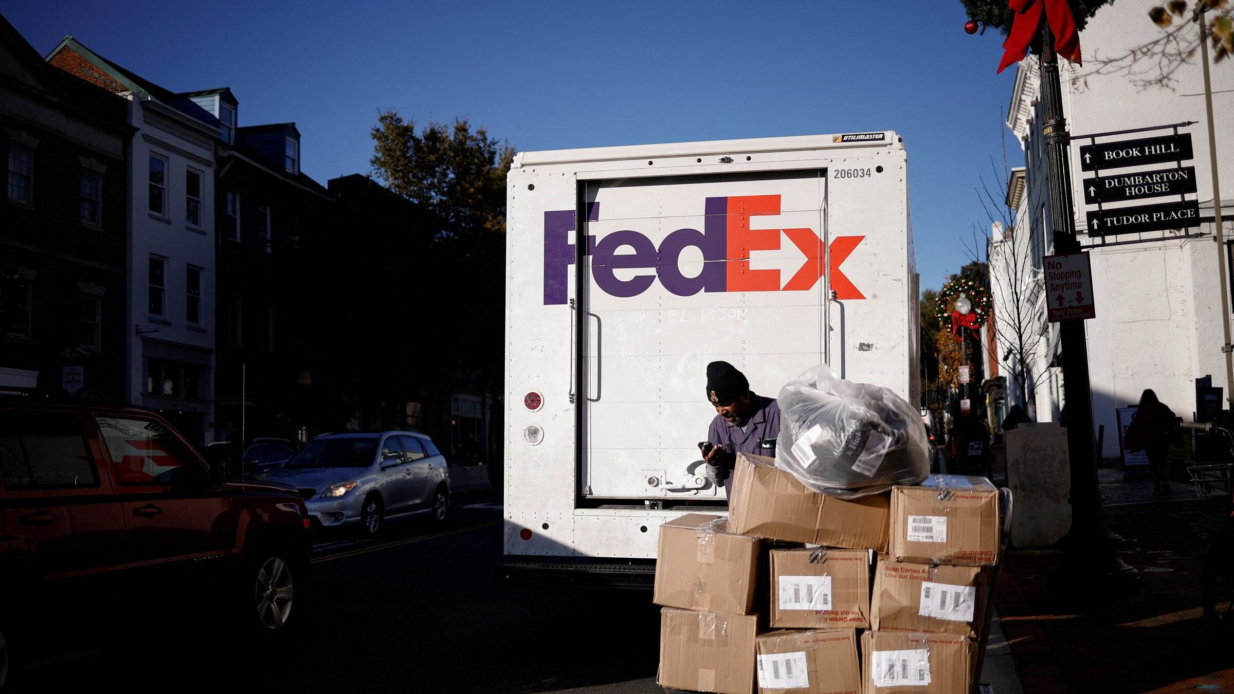 FedEx går til tollkrig mot Trump-administrasjonen