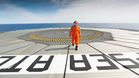 Simen Lieungh ombord på den halvt nedsenkbare boreriggen Deepsea Atlantic.