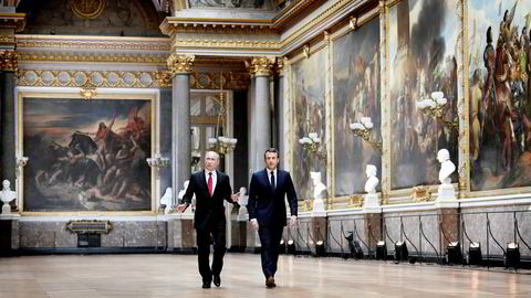 Frankrikes president Emmanuel Macron (til høyre) har vært tydelig i sine internasjonale opptredener. Russlands president Vladimir Putin fikk klar beskjed om synspunktet på eventuell innblanding i franske valg da Putin besøkte Frankrike for et par uker siden. Her er de to i Galerie des Batailles i Versailles-palasset.