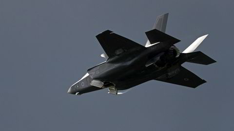 President Donald Trump har fått åtte prosent rabatt på neste levering av F-35-jagerfly fra Lockheed Martin. / / ADRIAN DENNIS