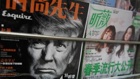 President Donald Trump prydet coveret på den kinesiske utgaven av Esquire før toppmøtet med Kinas president Xi Jinping i Florida i april. Nå demper han den voldsomme retorikken mot Kina.