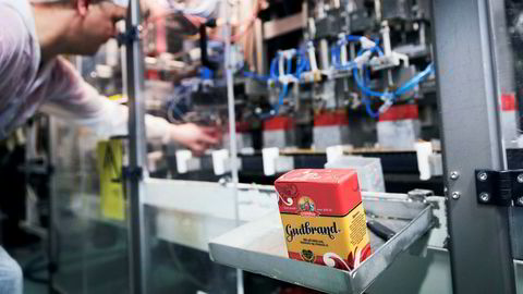 Synnøve Finden kjøpte produksjonsanlegget på Alvdal fra Tine tilbake på 90-tallet. Nå produseres blant annet Synnøve Findens brunost Gudbrand her.