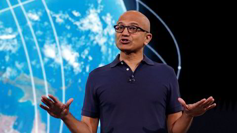 Microsoft under Satya Nadellas ledelse har de siste årene levert et skoleeksempel på hvordan etablerte markedsledere kan møte innovative utfordrere.