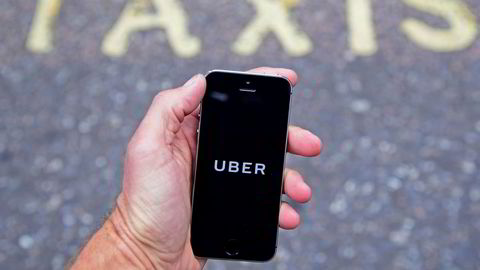 3,5 millioner mennesker og 40.000 sjåfører bruker Uber i London. Det blir det slutt på fra og med oktober.