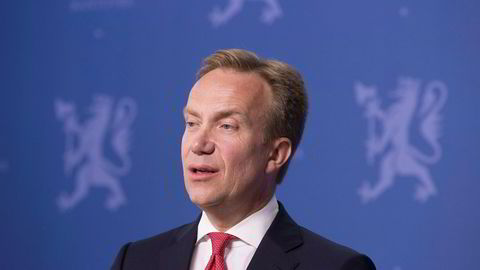 Utenriksminister Børge Brende bes løse opp i konflikten om reketråleren "Remøy".
