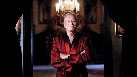 Hugh Hefner er død. Her er han avbildet på Playboy Mansion i Los Angeles i 2010.