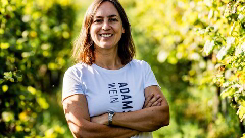 Simone Adams der hun trives best – i vinmarken rundt Ingelheim i Rheinhessen i Tyskland.