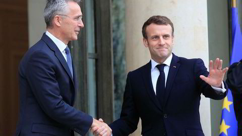 Natos generalsekretær Jens Stoltenberg besøkte torsdag Frankrikes president Emmanuel Macron ved Élyséepalasset i Paris. Foto: Michel Euler / AP / NTB scanpix