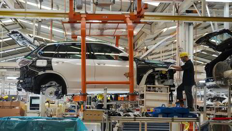 Donald Trump påstår å ha inngått en handelsavtale med Indonesia. Avtalen og detaljene er foreløpig ikke bekreftet av den indonesiske regjeringen. Her fra et produksjonsanlegg for BMW-biler i Jakarta.