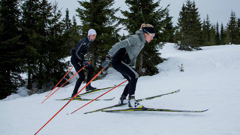 Therese Johaug og broren Karstein Johaug trener i skiløypene Natrudstilen ved Sjusjøen.