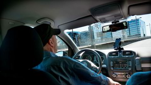 Taxiforbundet fikk pr-firmaet Aabø & Co til å samle inn informasjon om Ubers sjåfører. Nå refser Datatilsynet tiltaket siden det ble gjennomført intervjuer med sjåførene uten at de fikk vite hva opplysningene skulle brukes til.