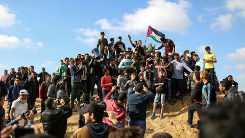 Tusenvis av palestinere demonstrerte på Gazastripen fredag.