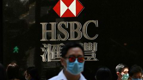 Den britiske storbanken HSBC får kritikk etter at Asia-sjefen har vist støtte til Kinas nye sikkerhetslov i Hongkong.