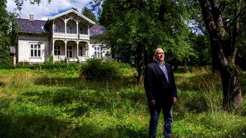 Eivind Godal-Hadeln (65) er i siste generasjon eiere av «Villa Fjellet». De siste årene har huset stått tomt, men før det har det nedslitte huset rommet forskjellige studentkollektiver.