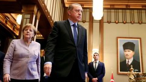 Forholdet mellom Tyrkias Recep Erdogan og Tysklands Angela Merkel var surt alt på G20-toppmøtet i Hamburg tidligere denne måneden. Nå har det eskalert til åpen konflikt.