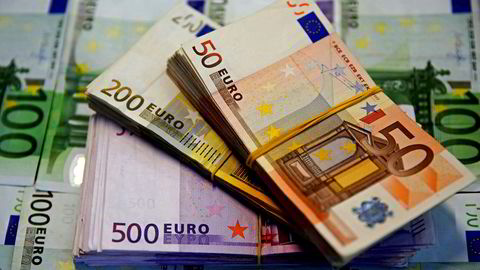 Hvem har noen gang sett en 500 euro seddel? Bare i 2014 økte mengden sedler og mynt i euro med 600 milliarder kroner, skriver innleggsforfatteren.