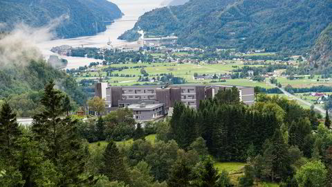 Kvinesdal Sparebank har eid The Bølgen & Moi Hotel, tidligere Utsikten Hotel, i over fem år etter en konkurs.