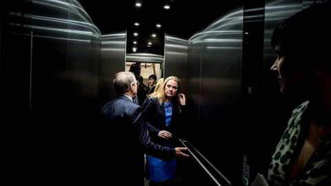 Arbeids- og sosialminister Anniken Hauglie (H) åpnet tirsdag Wintershalls hovedkontor i Stavanger sammen med norgessjef Bernd Schrimpf og Mari Lindhom Aartun (til høyre). Statsråden mener det nye lovforslaget er altfor uklart til å bli banket igjennom.