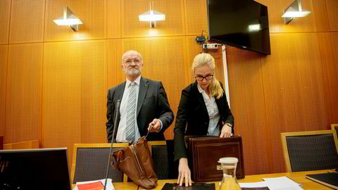Advokat Erling Olav Lyngtveit og advokatfullmektig Beatrice Brøndrup i advokatfirmaet Hjort representerer Odd Kalsnes. Kalsnes ville ikke la seg avbilde i retten onsdag.