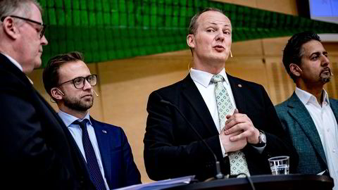– Vi må prioritere, sa samferdselsminister Ketil Solvik-Olsen da Nasjonaltransportplan lagt frem. Her Hans Fredrik Grøvan (fra venstre), Nikolai Astrup, Ketil Solvik-Olsen og Abid Raja.