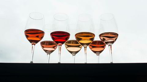 Rosa på ball. Rosévin er den av kategoriene som øker mest. Nordmenn er blitt glad i den rosa vinen.