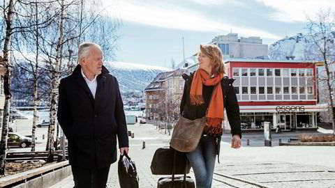 Direktør Ole-Wilhelm Meyer og eiendomsdirektør Anne Stine Eger Mollestad i Opplysningsvesenets fond på besøk i Tromsø. Fondet har tapt over 100 millioner kroner på tre prosjekter de siste årene.