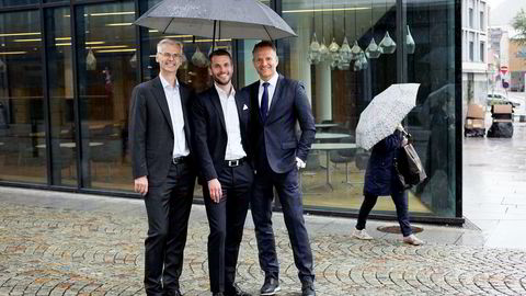 Påtroppende NHH-rektor Øystein Thøgersen (fra venstre), Stacc-gründer Henrik Lie-Nielsen og konsernsjef Jan Erik Kjerpeseth i Sparebanken Vest er med i styringsgruppen når fintech-miljøet i Bergen samles under én paraply, kalt Finance Innovation.