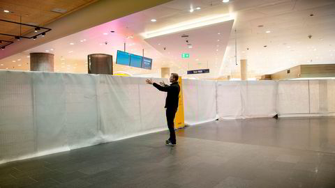 Slik ser inngangspartiet til taxfree-butikken til TRN-sjef Tore Hov i ankomsthallen på Gardermoen ut akkurat nå. Butikken åpnes bare ved ankomster som en ekstraservice, og denne dagen var det bare tre utenlandsflighter.