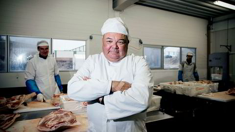 Pølsemakermester og eier Tom Drangsholt hos Sørlandskjøtt i Kristiansand synes Rema har fått altfor mye pepper.