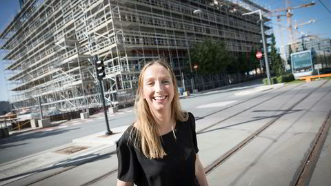 - Kjøperen har det mer behagelig, selgeren har det mindre behagelig, sier sjefsøkonom Kjersti Haugland i DNB Markets om dagens marked. Her fotografert ved en av byggeplassene i Bjørvika i Oslo.