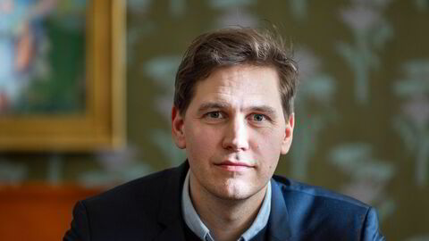 Nobelkomité-leder Jørgen Watne Frydnes vil ikke betale tilbake penger for en bokoversettelse Utøya as mener de ikke burde betalt for.