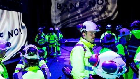 Samferdselsminister Jon Georg Dale var en av gjestene som fikk overvære gjennomslaget i Nordens lengste jernbanetunnel. Follobanen skal gå fra Oslo til Ski. Mer av pengene på hans budsjett bør brukes på tog og bymiljøpakker.