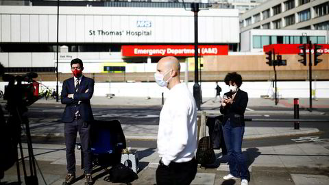Britenes statsminister Boris Johnson ligger på intensivavdelingen her på St Thomas' Hospital i London med koronasmitte.