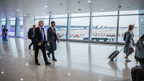 Norwegian-sjef Bjørn Kjos var i Brussel denne uken for å møte bransjen gjennom samarbeidet i Airlines 4 Europe. Her med kommunikasjonssjef Lasse Sandaker-Nielsen.
