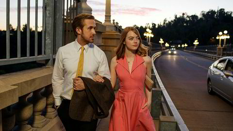 «Moonlight» og «La La Land» leder an i nominasjonene til Oscar-utdelingen i helgen. Ryan Gosling og Emma Stone spiller her i «La La Land», en film å bli sjarmert og imponert over.