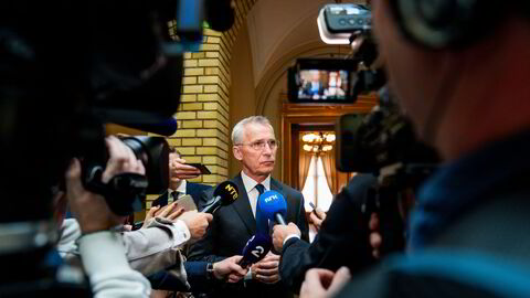 Finansminister Jens Stoltenberg (Ap) i vandrehallen på Stortinget etter at det er blitt enighet i budsjettforhandlingene mellom Ap, Sp og SV.