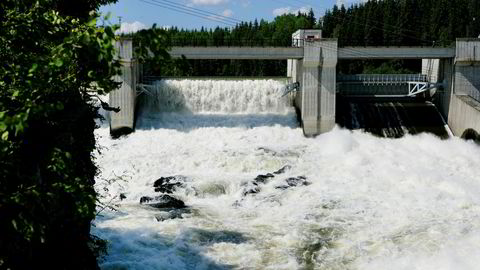 Vamma Kraftverk, grunnlagt av Sam Eyde i 1902, er et av vannkraftverkene som bidrar til at Norge har CO2-fri strøm, men dessverre kommer dårlig ut på PwCs klimarangering fordi den fornybare kraften ble bygget ut for tidlig.