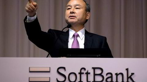 Masayoshi Sons Softbank har den siste uken sett på muligheten for å ta selskapet av børs i et forsøk på å betale ned en massiv gjeld.