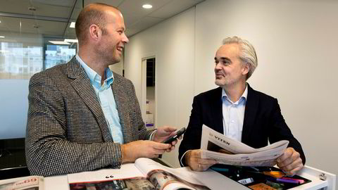 Sjefredaktør Eivind Ljøstad (til høyre) i Fædrelandsvennen sammen med André Walle som nå er annonsedirektør i Schibsted Norge.