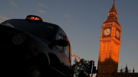 Londons kjente "black cabs" bidrar til sterk forurensning.