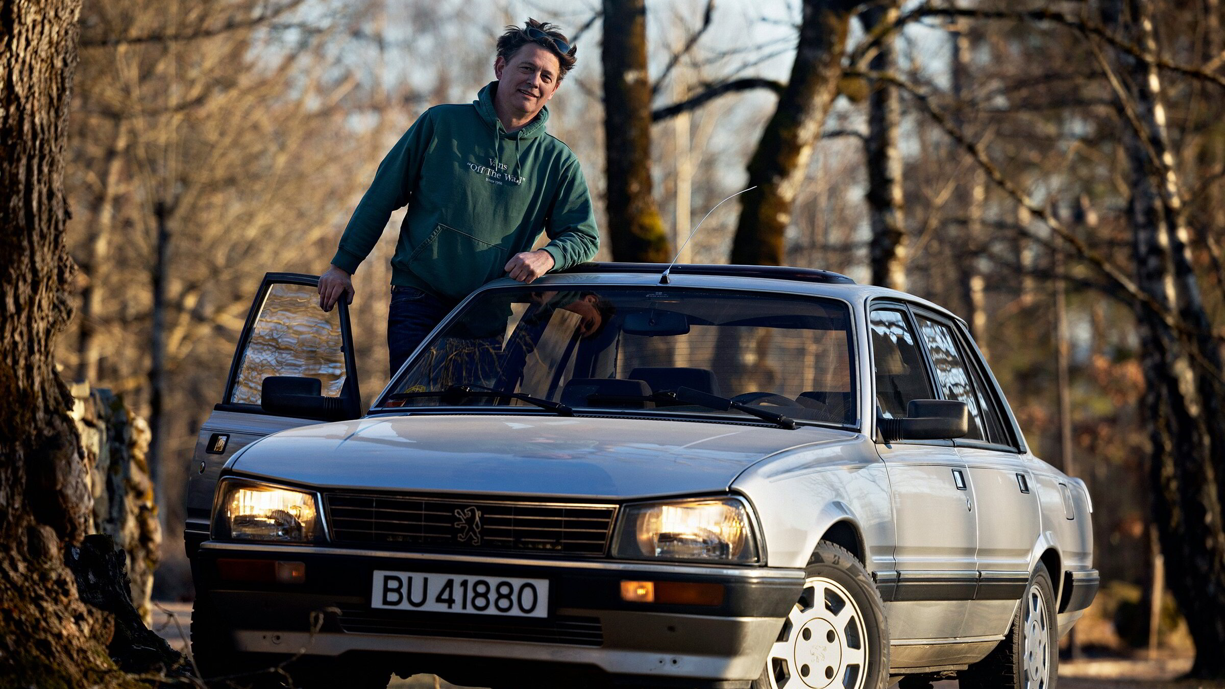 Peugeotens kvinneassistent varsler om trivielle ting …